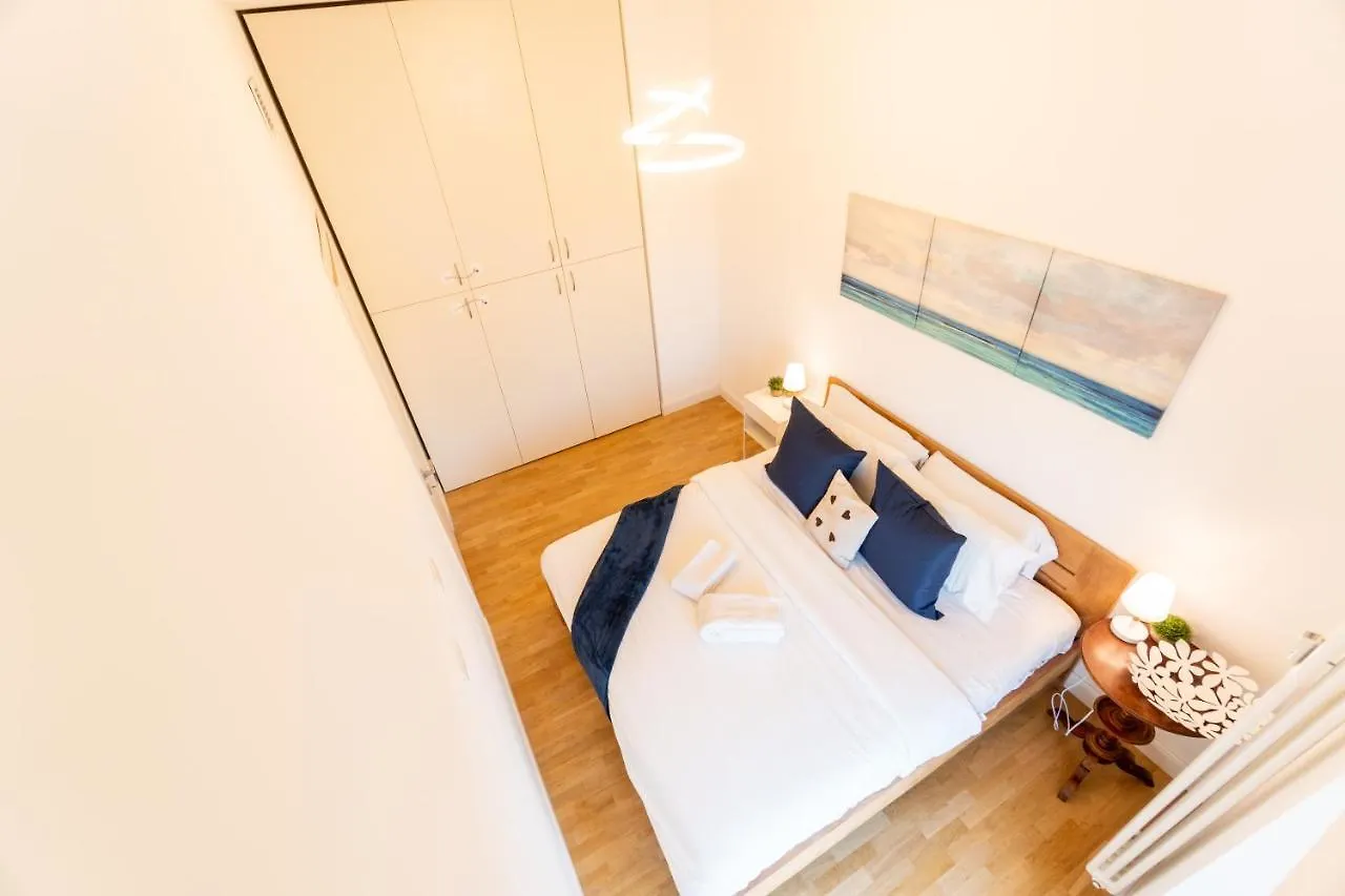 Due passi da Stazione Centrale Coffee + WIFI Milano Appartamento